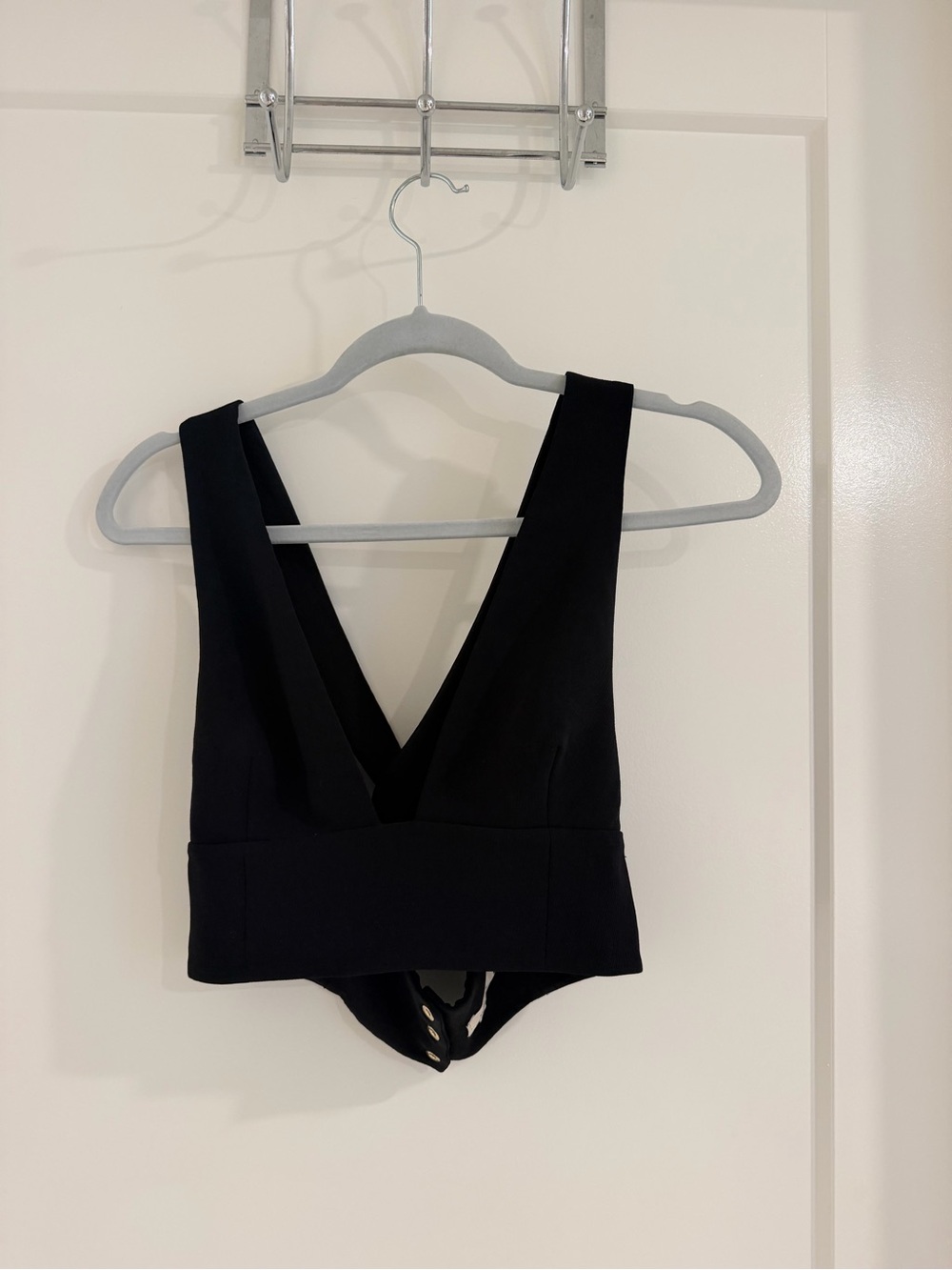 Wilfred Black V-Neck Cropped Snap Bodysuit